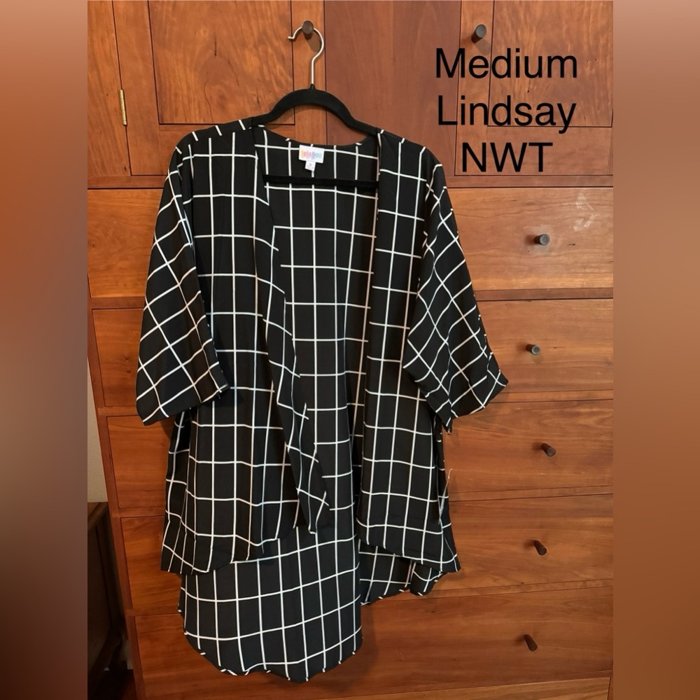 LuLaRoe Lindsay Size Medium. New with tags!